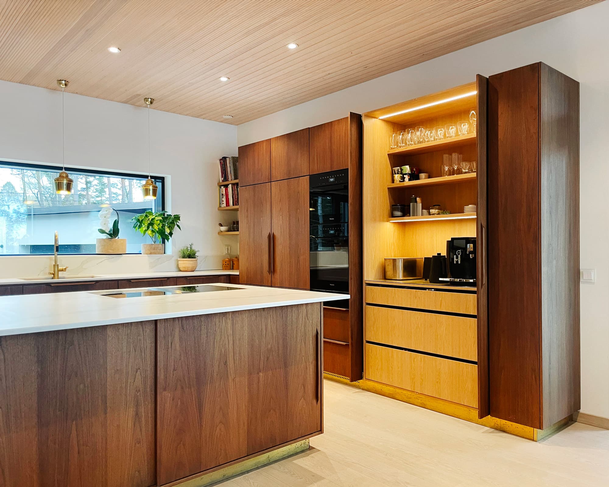 Kitchen in Suvisaaristo